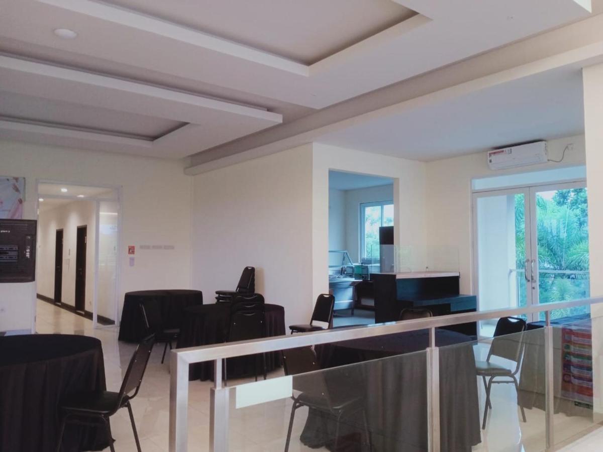 Oyo 90102 Edotel Hotel By Dbest Hospitality Bandung Exterior foto