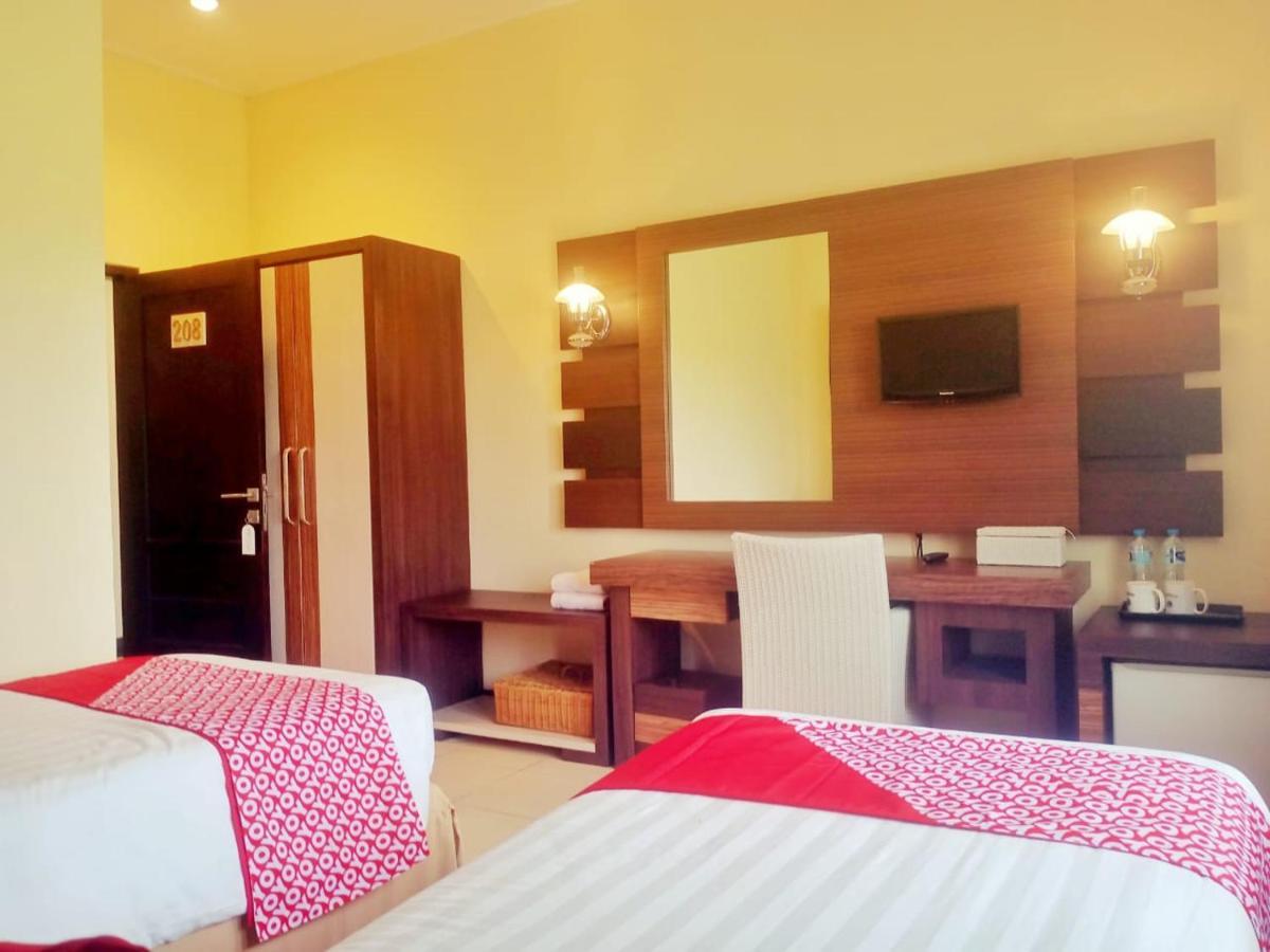 Oyo 90102 Edotel Hotel By Dbest Hospitality Bandung Exterior foto